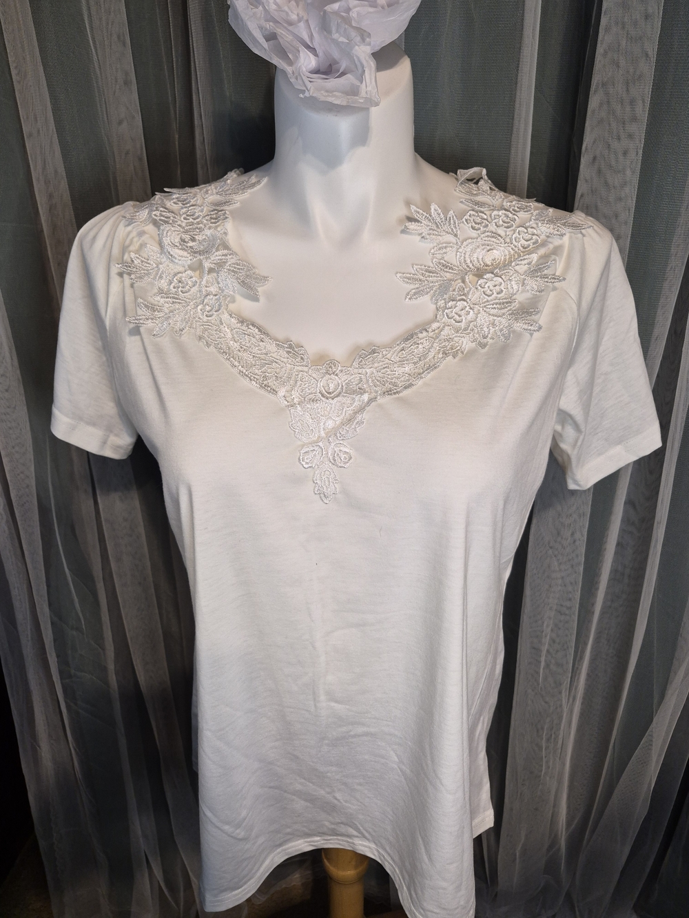 Women's White Lace-Trim Short Sleeve Top
